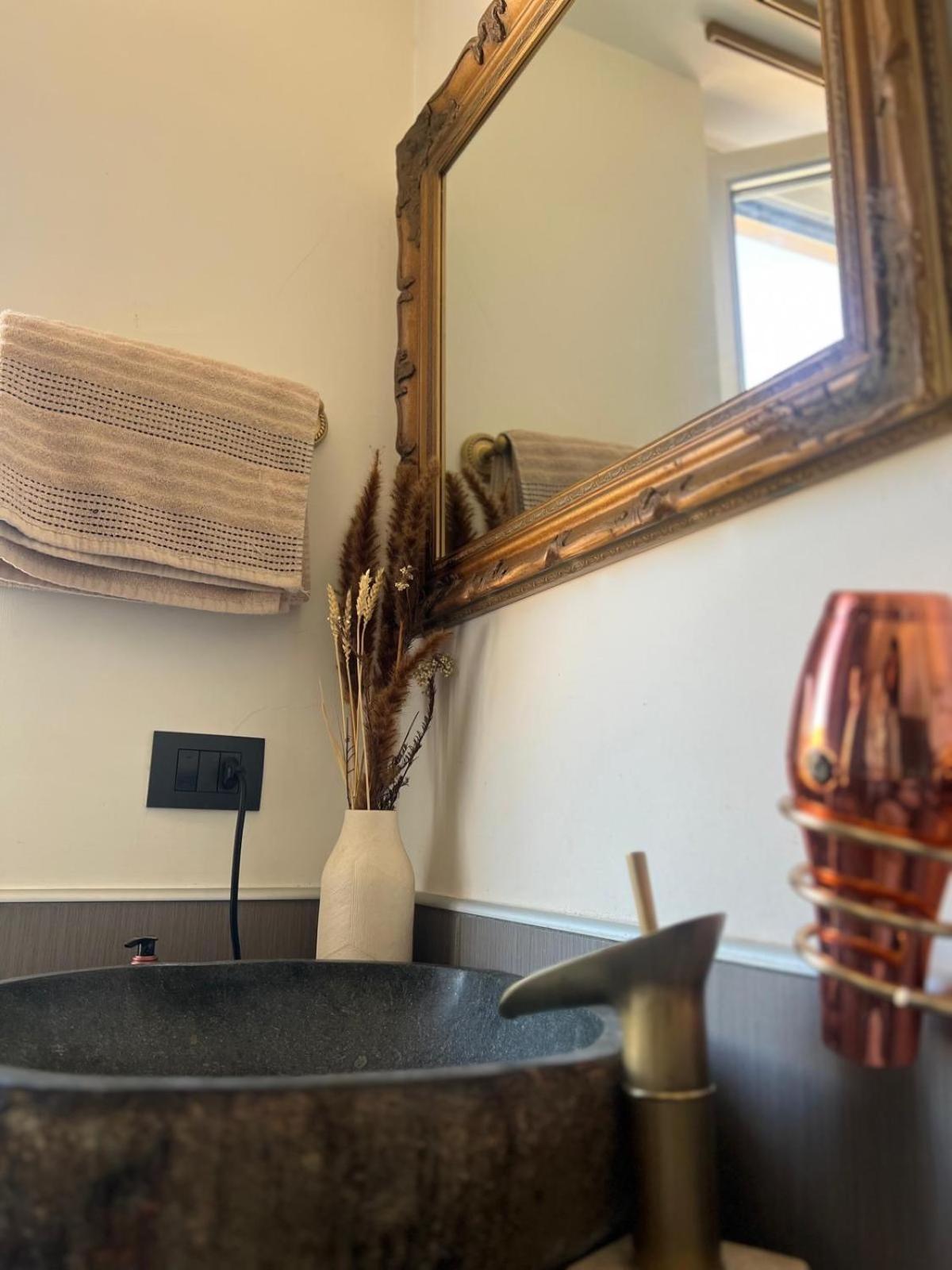 Femme Noir Luxury Spa Experience San Nicola la Strada Esterno foto