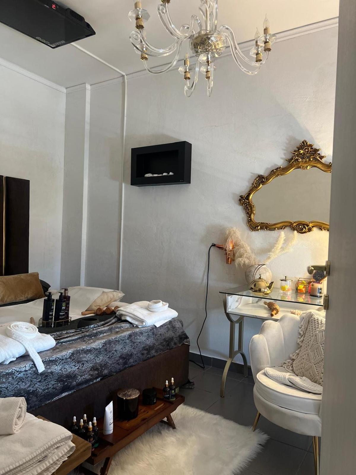 Femme Noir Luxury Spa Experience San Nicola la Strada Esterno foto